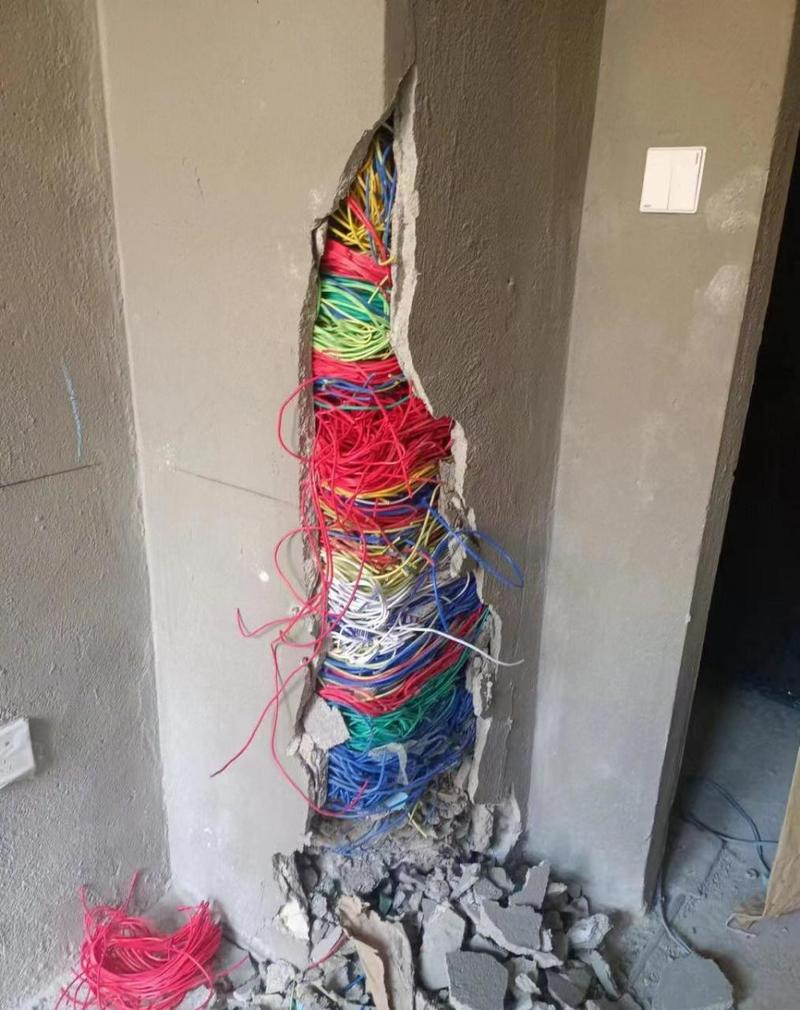 结果让工人师傅拆开之后,才发现我家毛坯房的烟道里, 全都是偷工减料